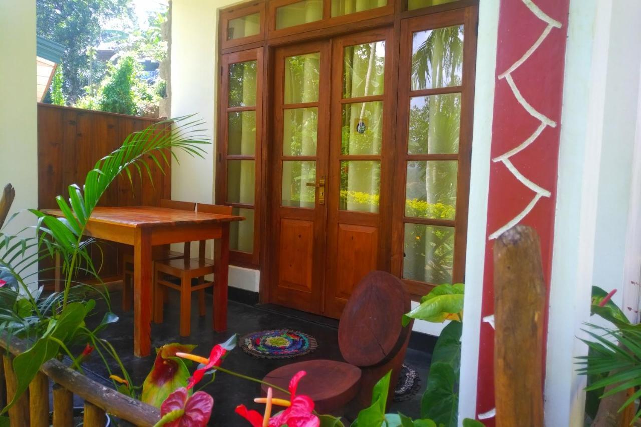Mango Shadow Inn エッラ エクステリア 写真